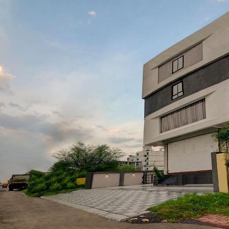Hotel Signature Planet Indore Exterior photo