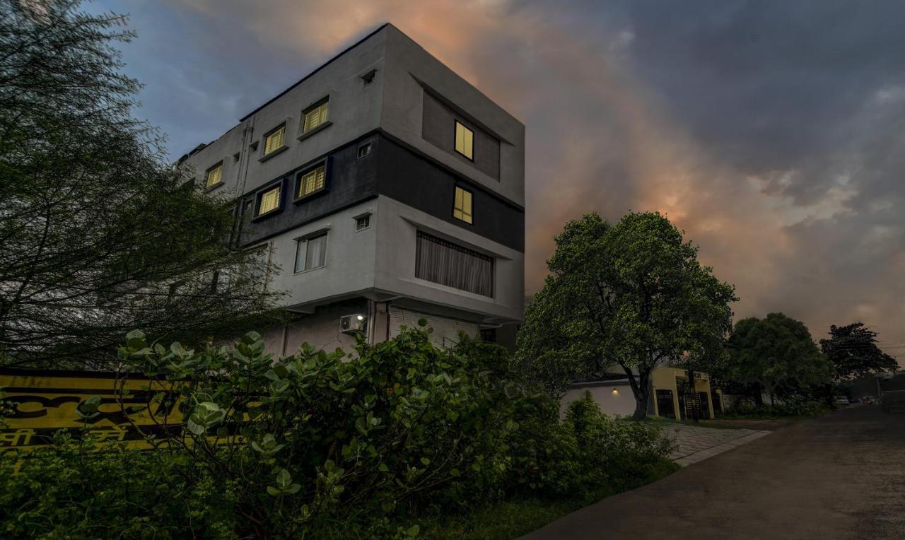 Hotel Signature Planet Indore Exterior photo