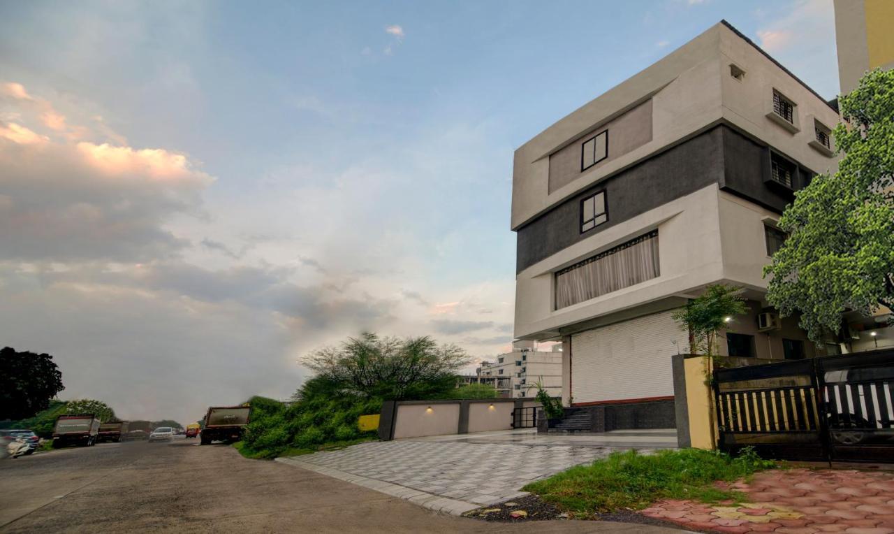Hotel Signature Planet Indore Exterior photo