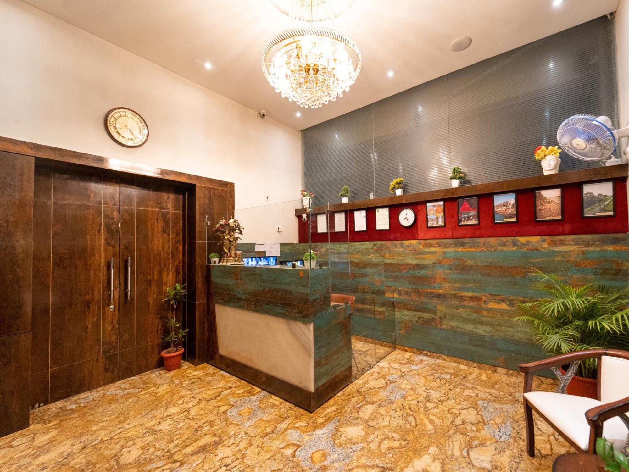 Hotel Signature Planet Indore Exterior photo