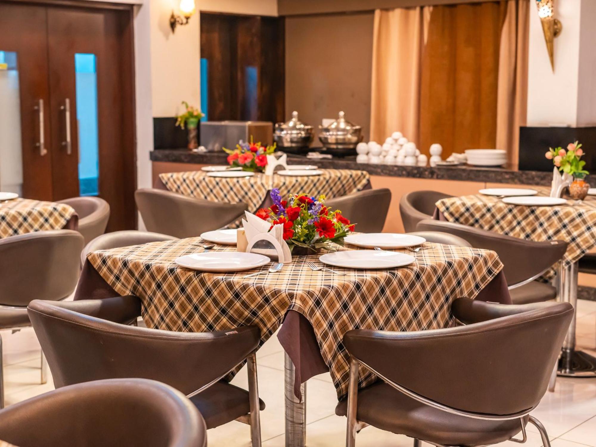 Hotel Signature Planet Indore Exterior photo